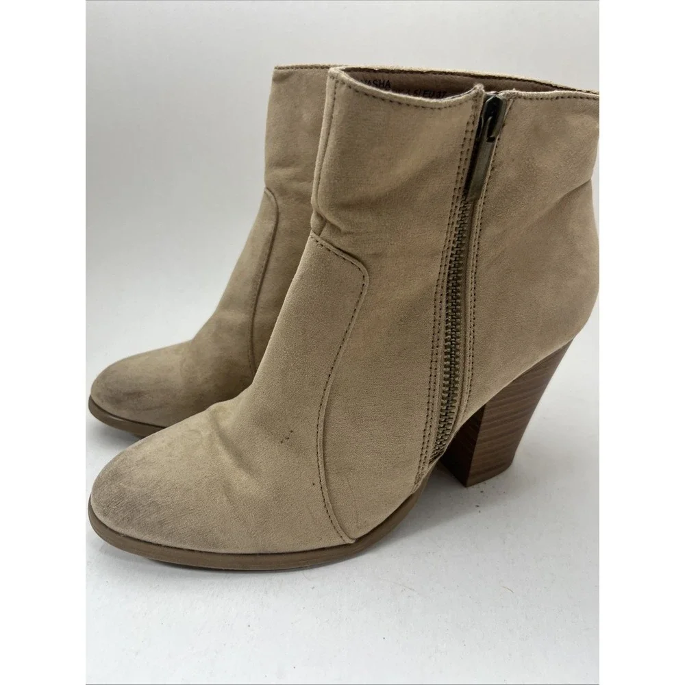 Women's JustFab VASHA Beige Suede Zip Ankle Booties Size 6.5 Block Heel